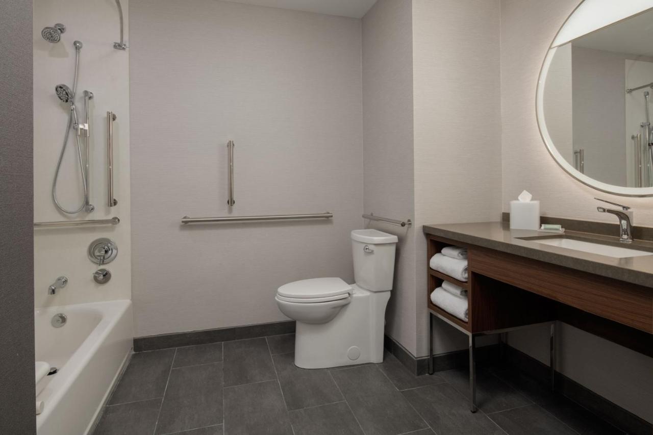 Courtyard By Marriott Olympia Ξενοδοχείο Εξωτερικό φωτογραφία