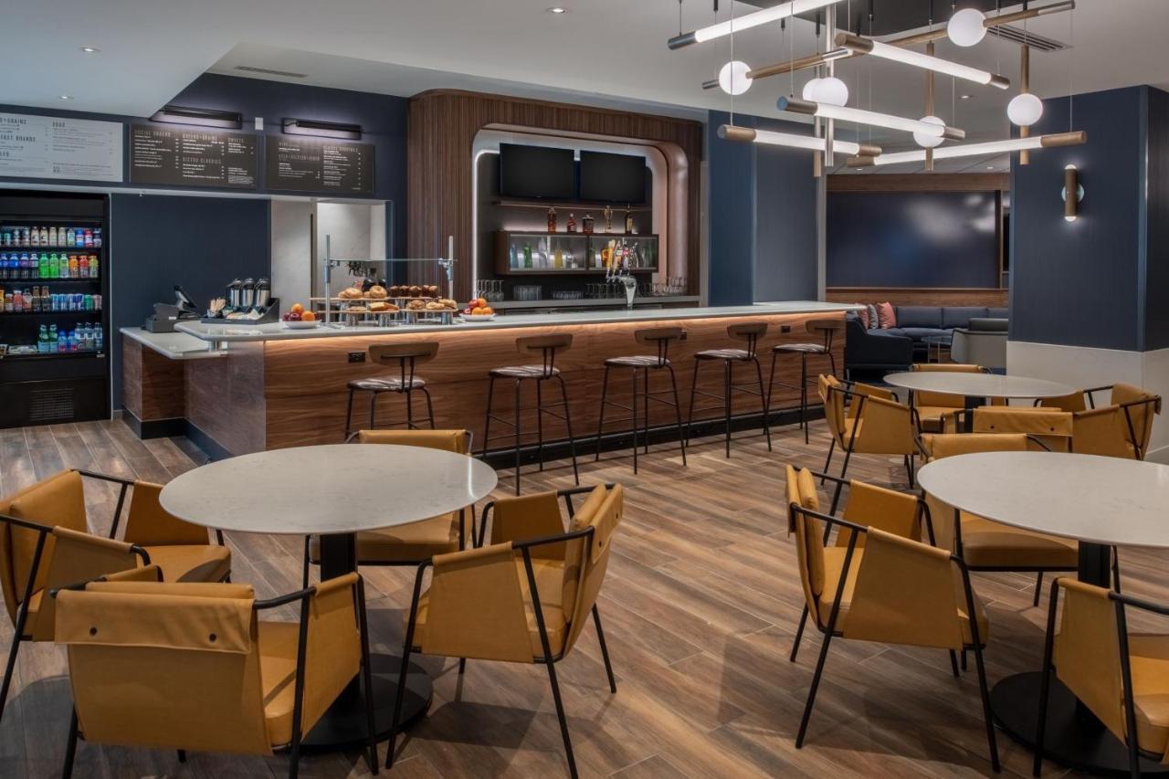 Courtyard By Marriott Olympia Ξενοδοχείο Εξωτερικό φωτογραφία