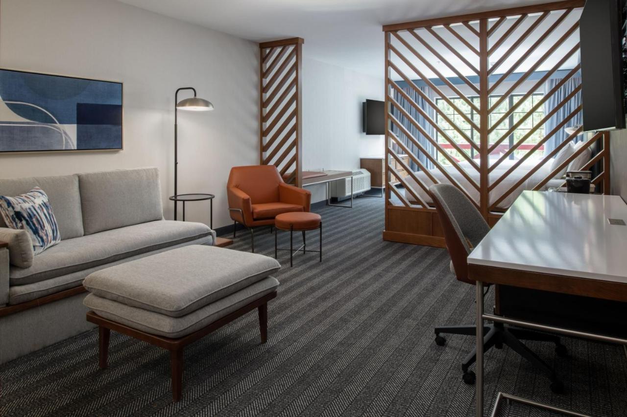 Courtyard By Marriott Olympia Ξενοδοχείο Εξωτερικό φωτογραφία