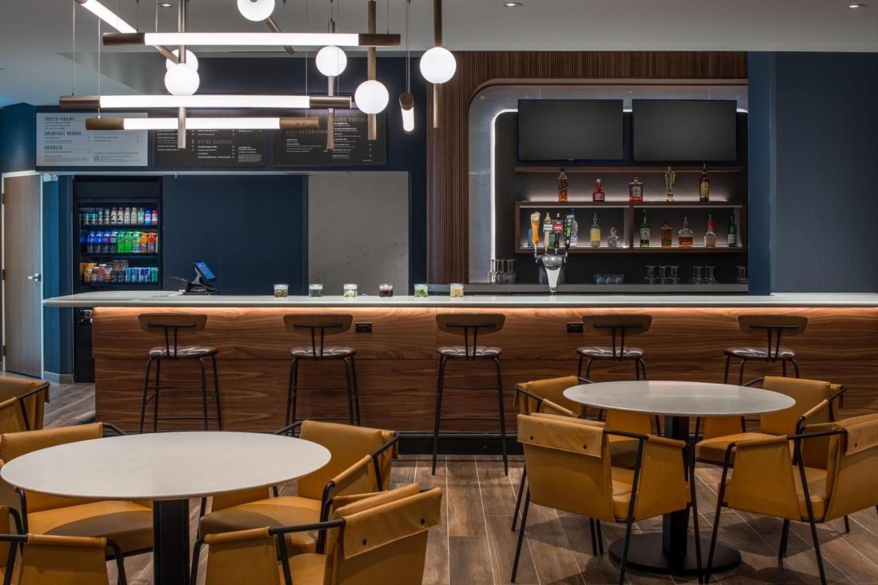 Courtyard By Marriott Olympia Ξενοδοχείο Εξωτερικό φωτογραφία