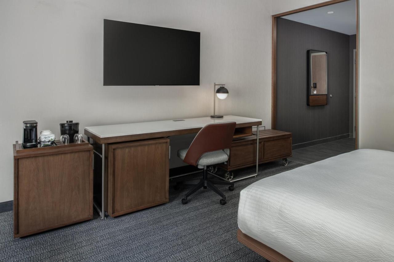 Courtyard By Marriott Olympia Ξενοδοχείο Εξωτερικό φωτογραφία