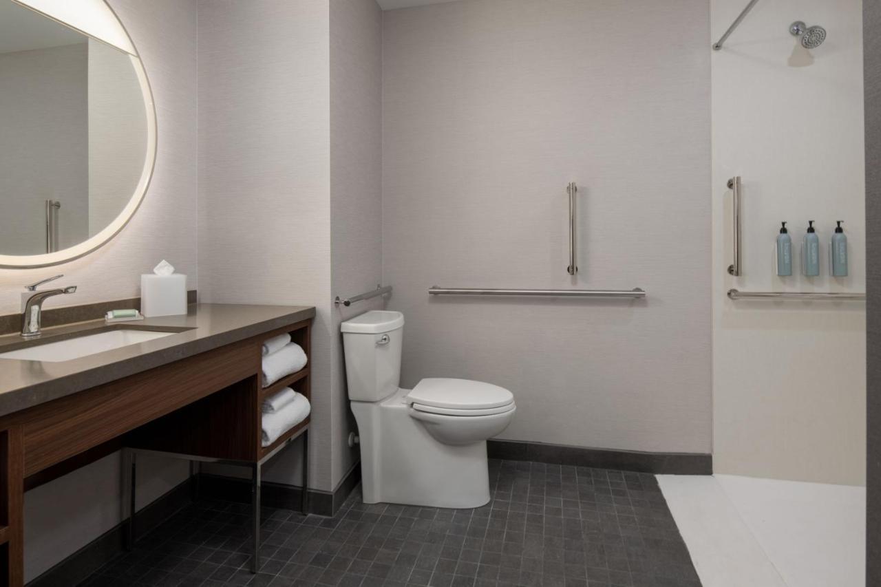 Courtyard By Marriott Olympia Ξενοδοχείο Εξωτερικό φωτογραφία