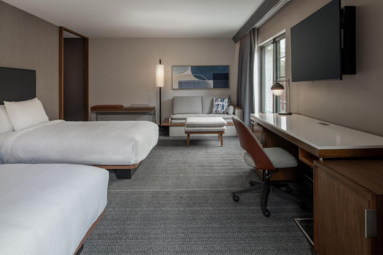 Courtyard By Marriott Olympia Ξενοδοχείο Εξωτερικό φωτογραφία