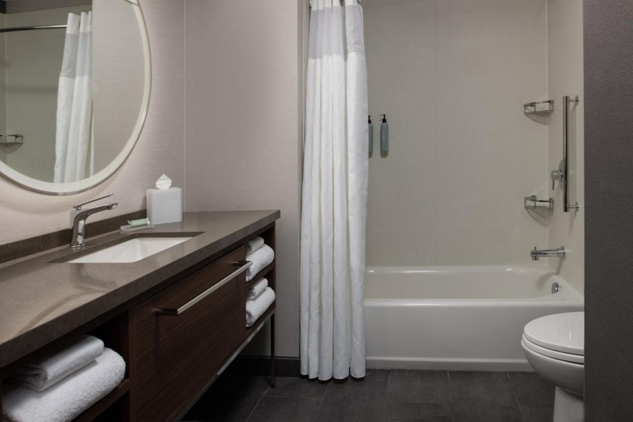 Courtyard By Marriott Olympia Ξενοδοχείο Εξωτερικό φωτογραφία